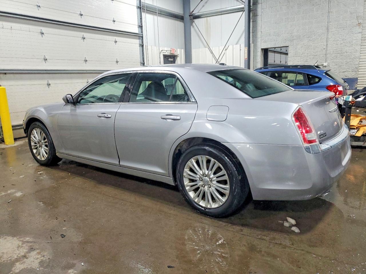2014 CHRYSLER 300 photo 2