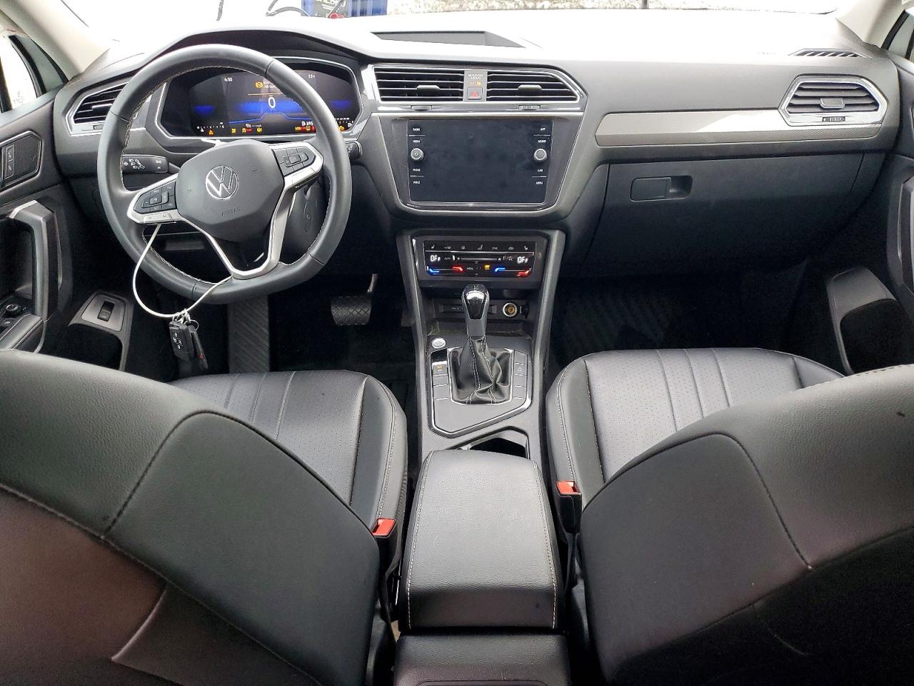 2024 VOLKSWAGEN TIGUAN SE photo 8