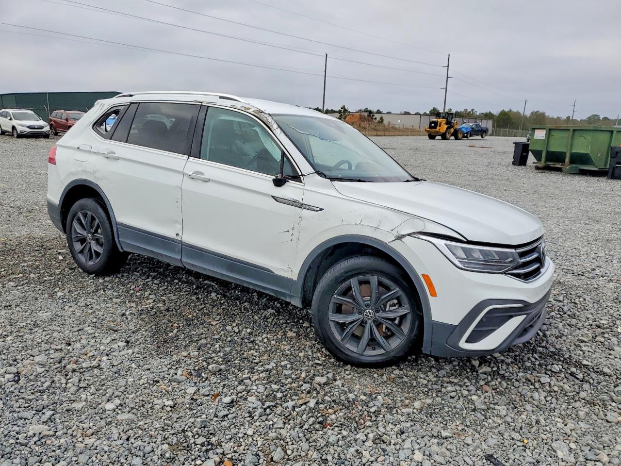 2024 VOLKSWAGEN TIGUAN SE photo 4