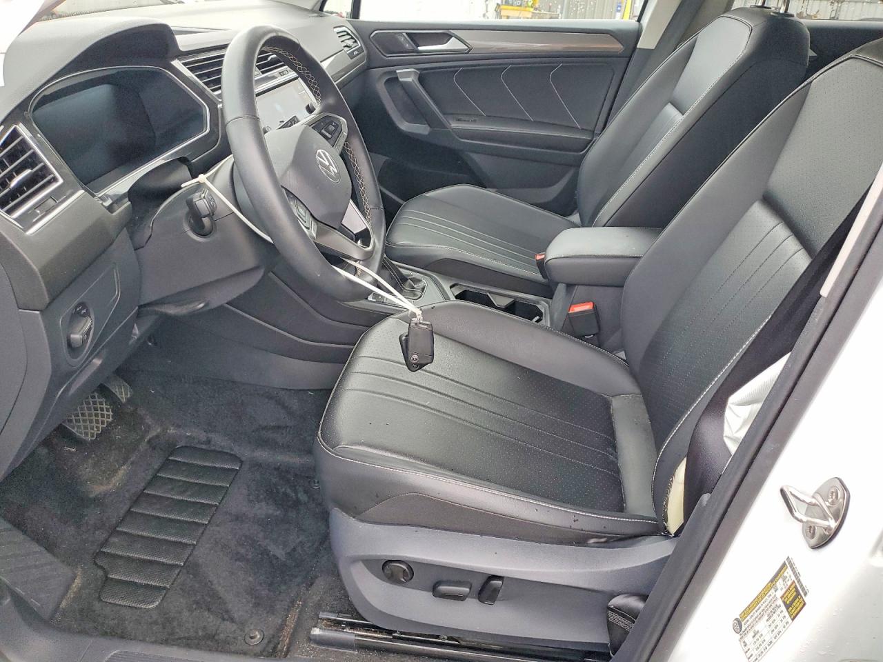 2024 VOLKSWAGEN TIGUAN SE photo 7