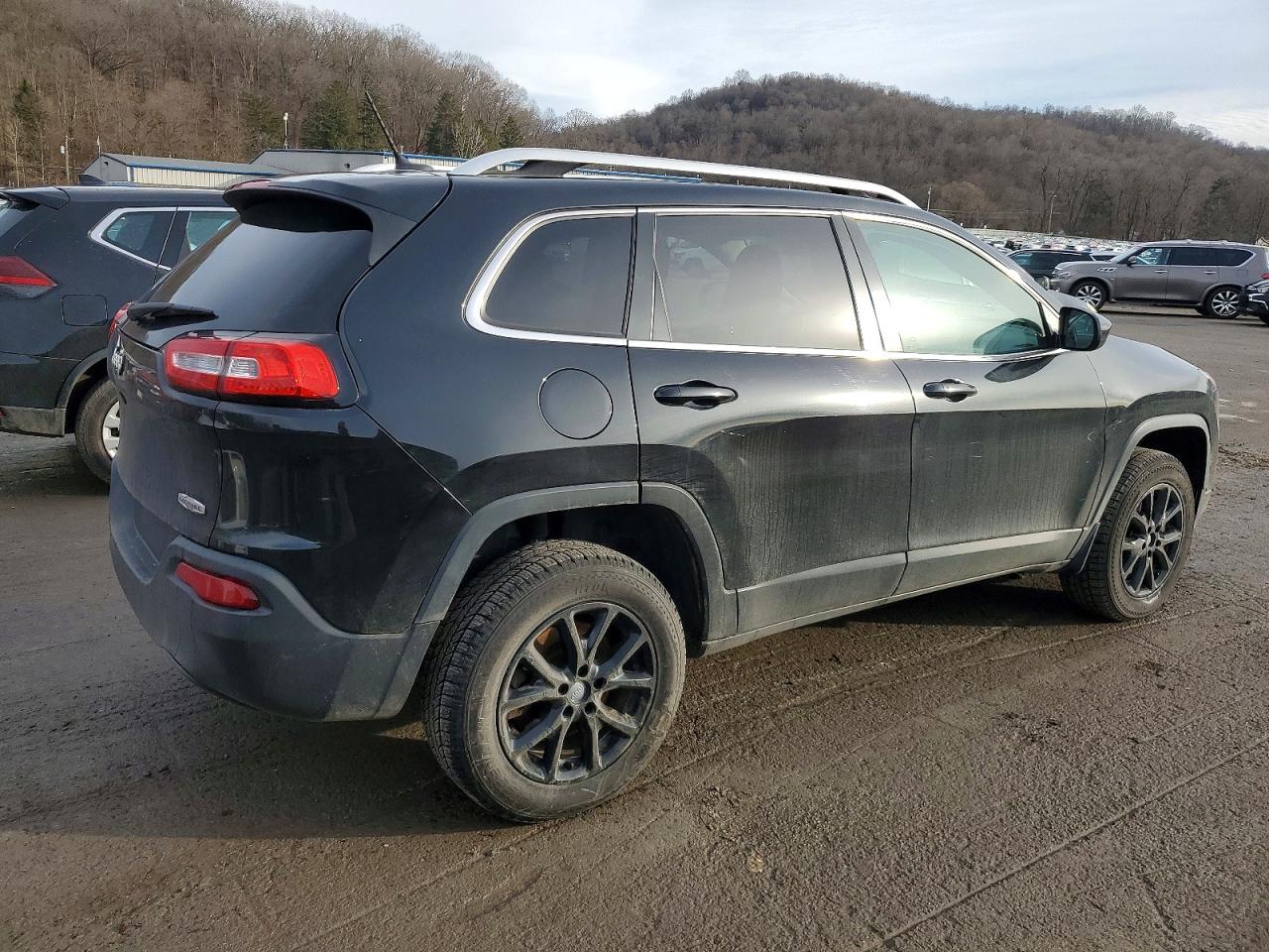 2014 JEEP CHEROKEE LATITUDE photo 3