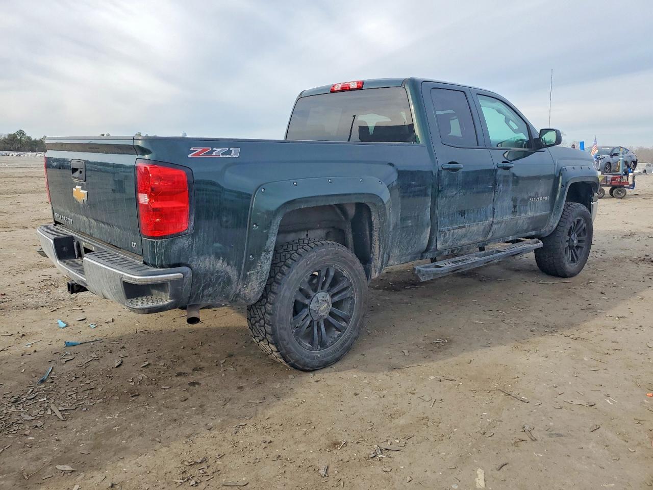 2015 CHEVROLET SILVERADO K1500 LT photo 3
