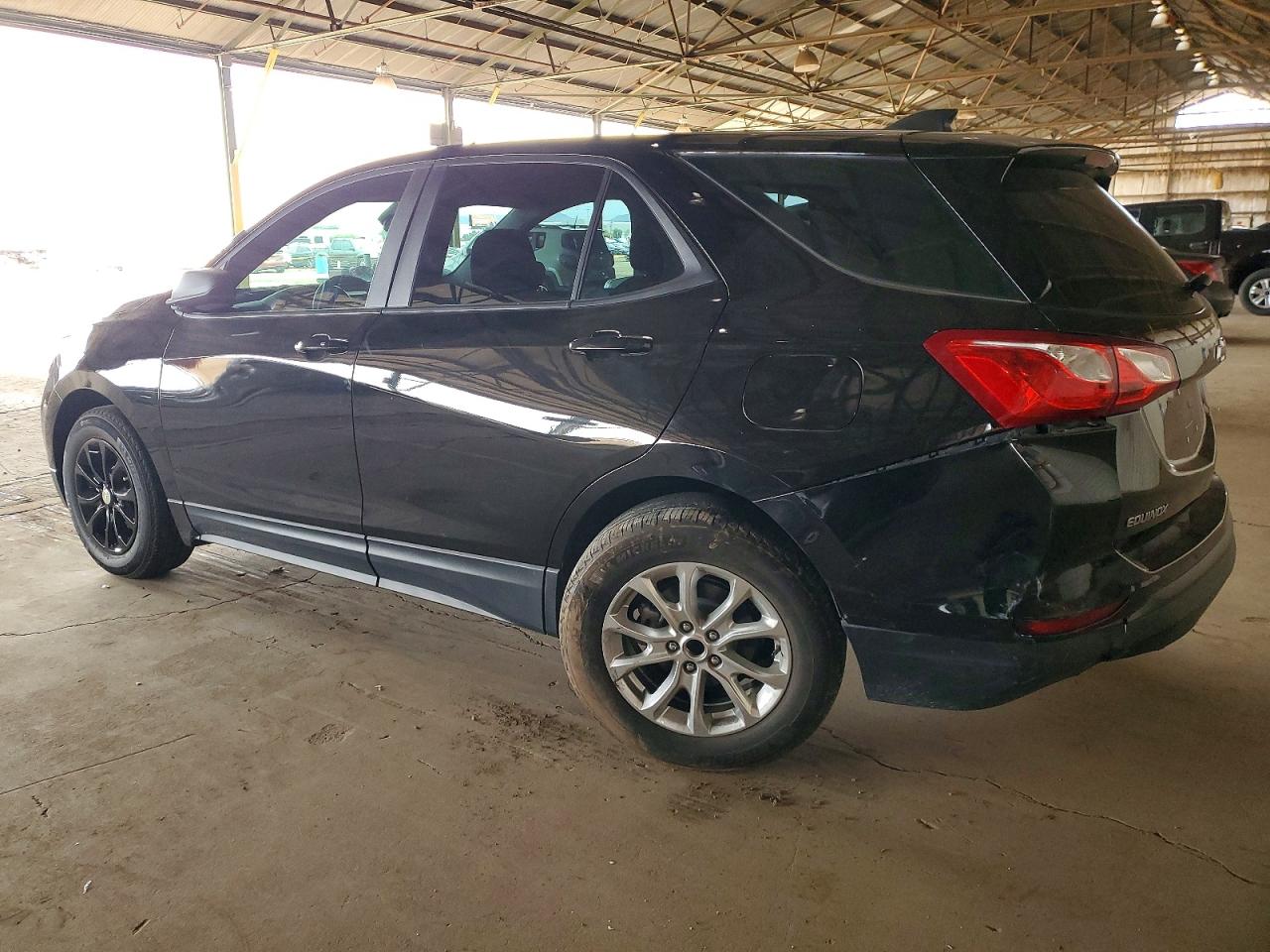 2021 CHEVROLET EQUINOX photo 2