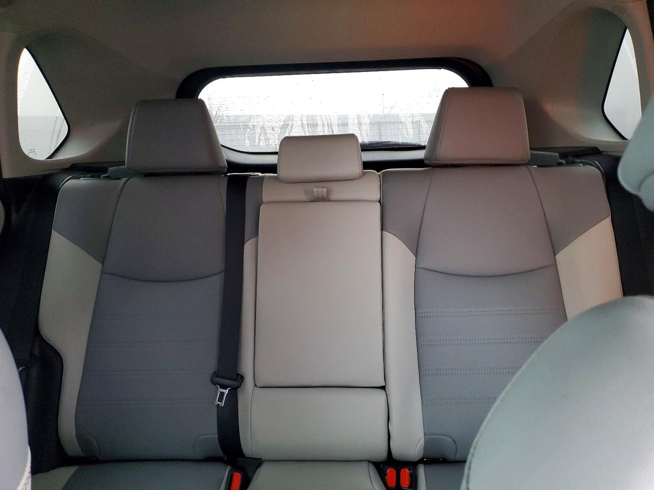 2025 TOYOTA RAV4 XLE PREMIUM photo 10