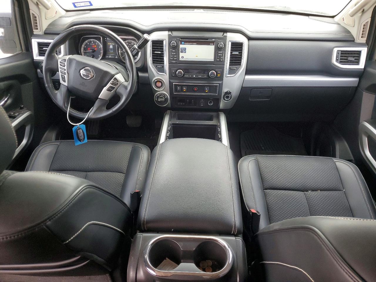 2018 NISSAN TITAN XD SL photo 8