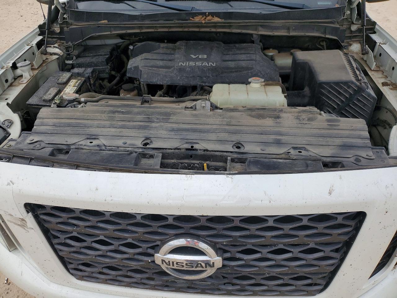 2018 NISSAN TITAN XD SL photo 11