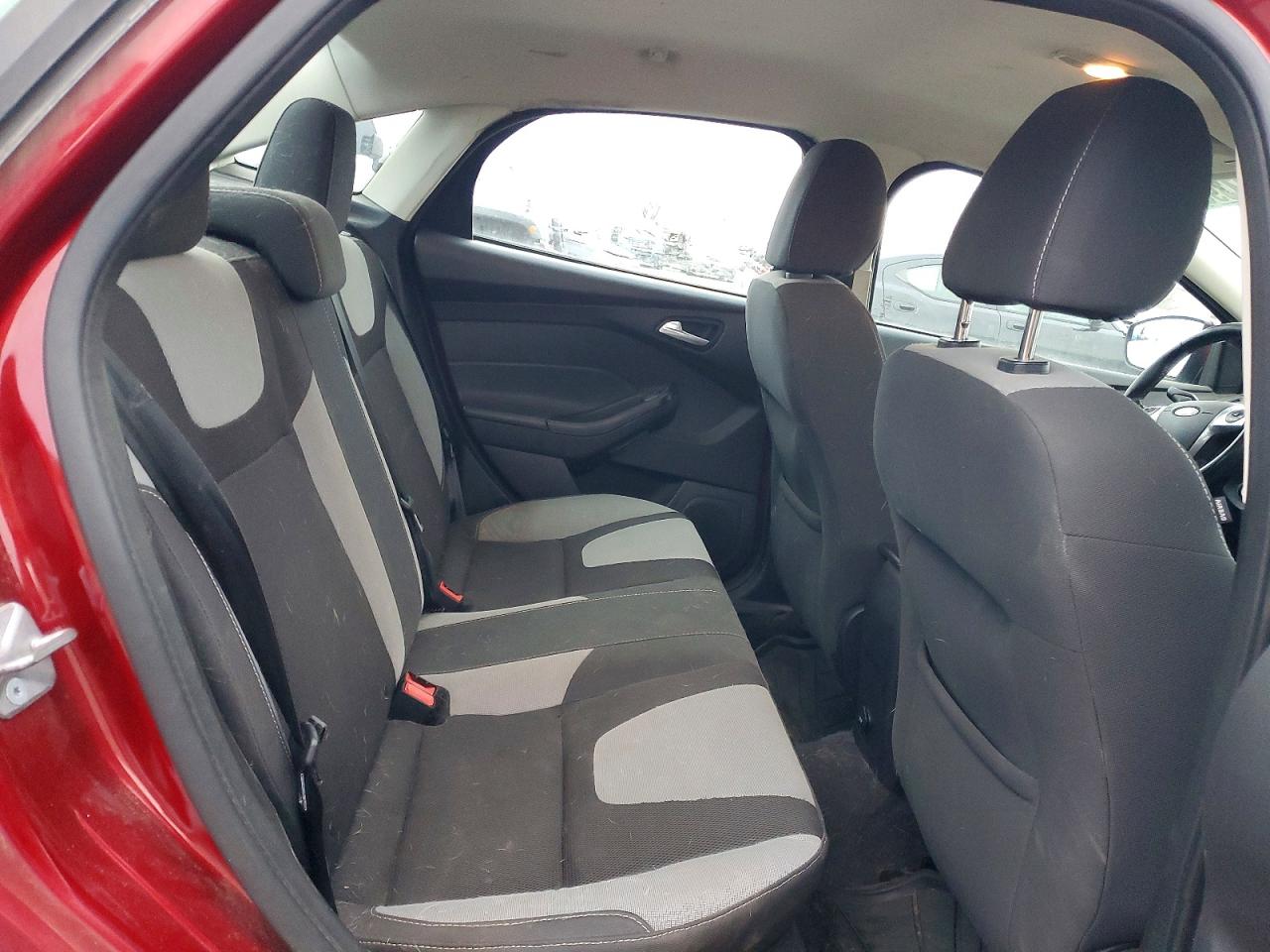 2014 FORD FOCUS SE photo 10