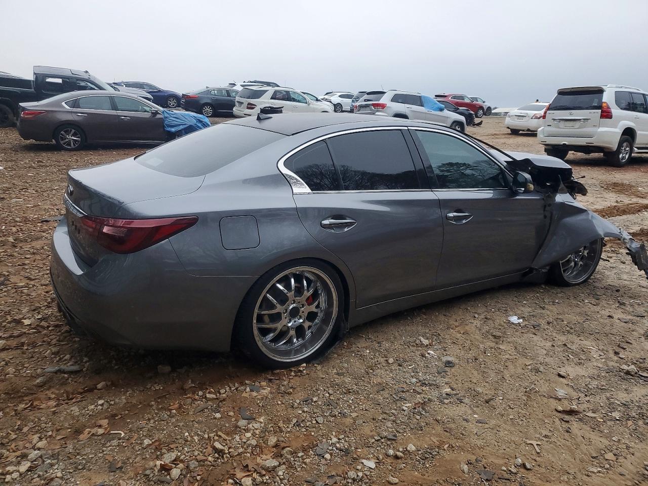 2018 INFINITI Q50 LUXE photo 3