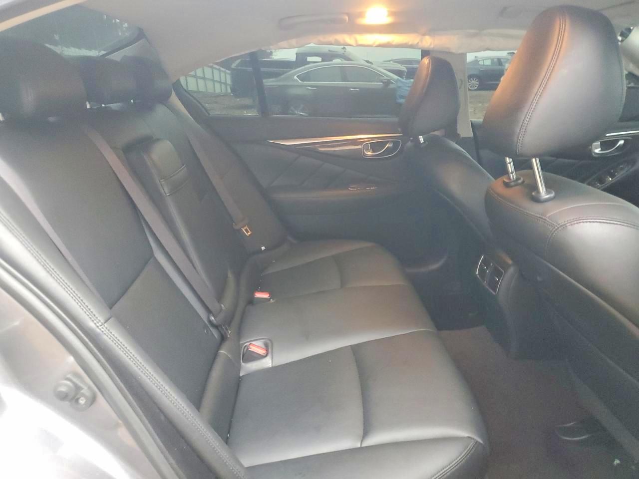 2018 INFINITI Q50 LUXE photo 10