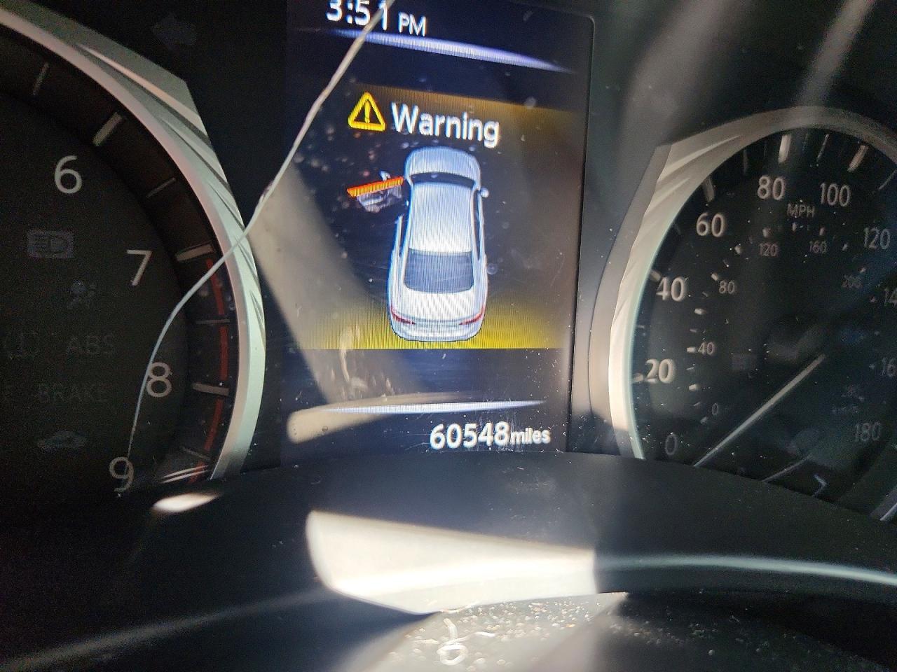2018 INFINITI Q50 LUXE photo 9