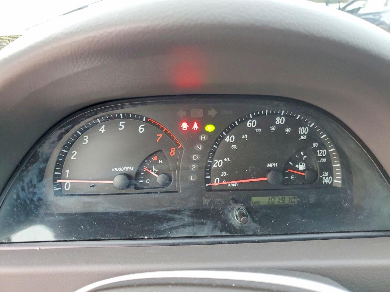 2004 TOYOTA CAMRY LE photo 9