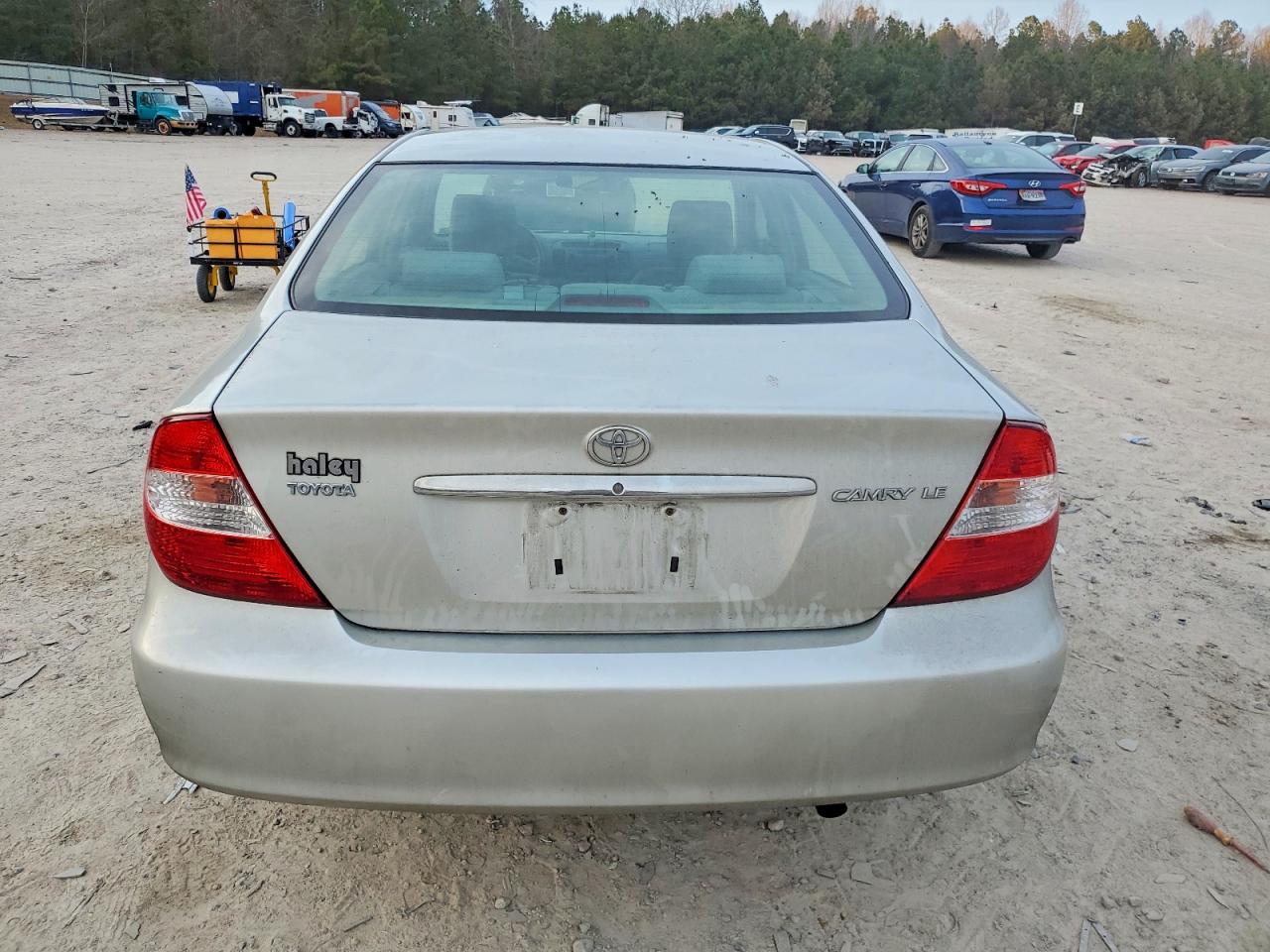 2004 TOYOTA CAMRY LE photo 6