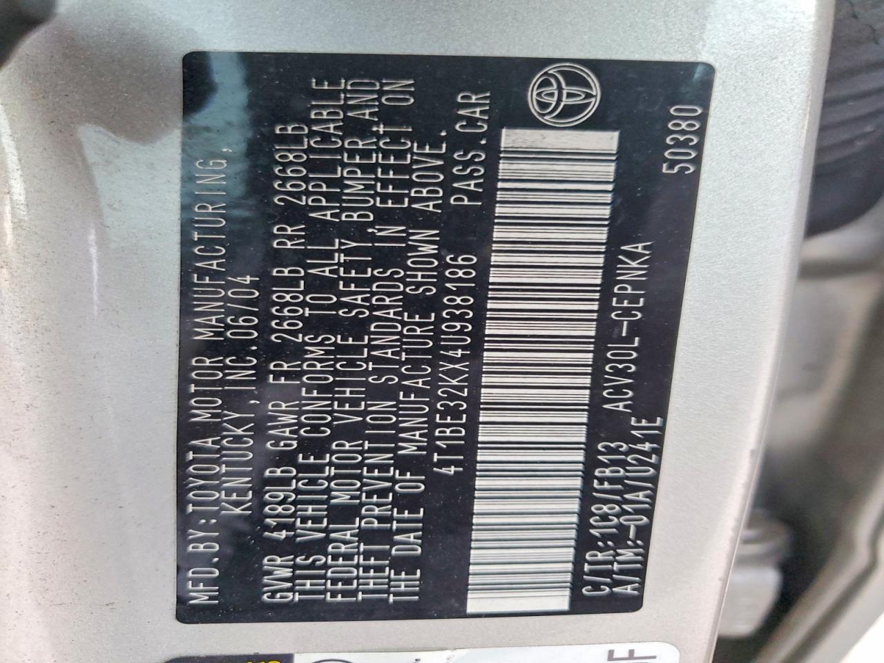2004 TOYOTA CAMRY LE photo 13