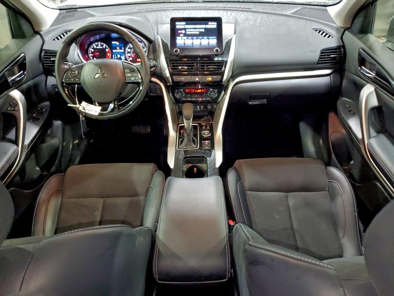 2025 MITSUBISHI ECLIPSE CROSS SE photo 8
