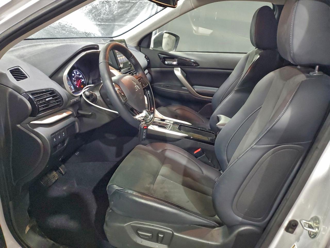 2025 MITSUBISHI ECLIPSE CROSS SE photo 7