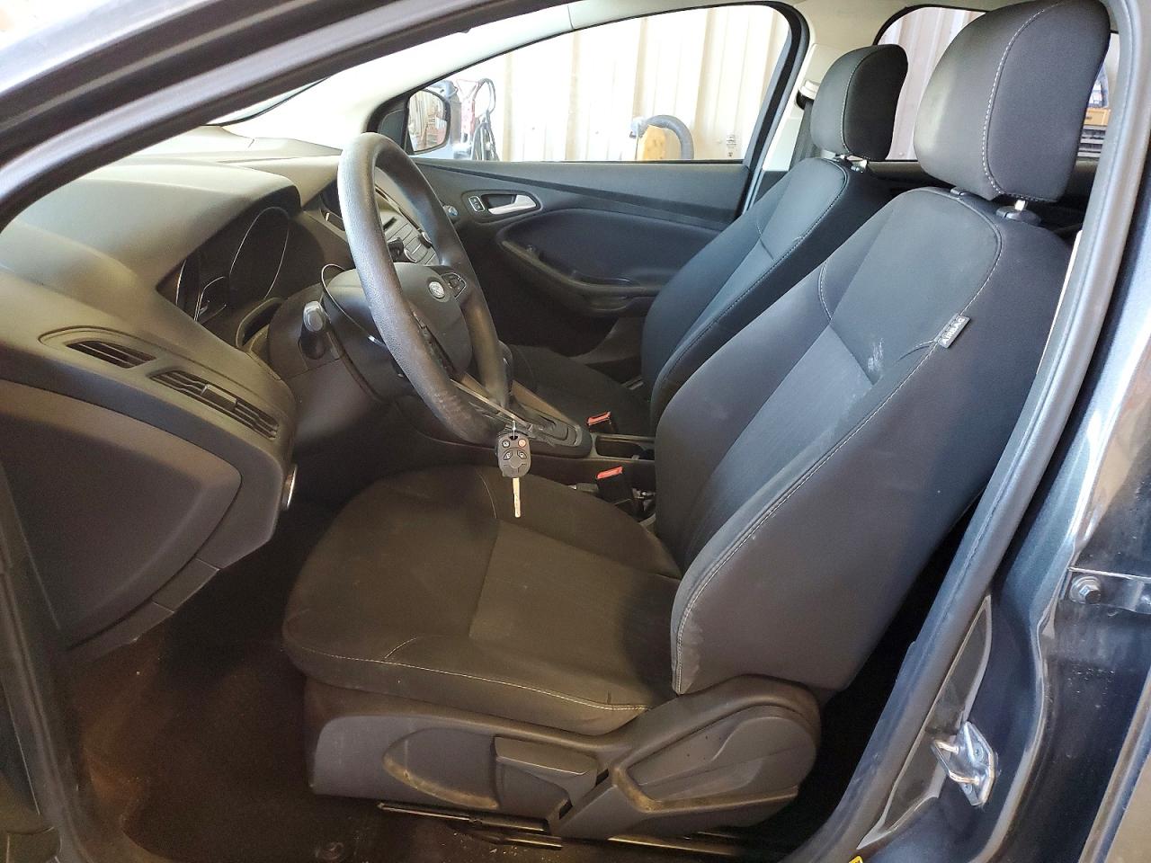 2017 FORD FOCUS SE photo 7