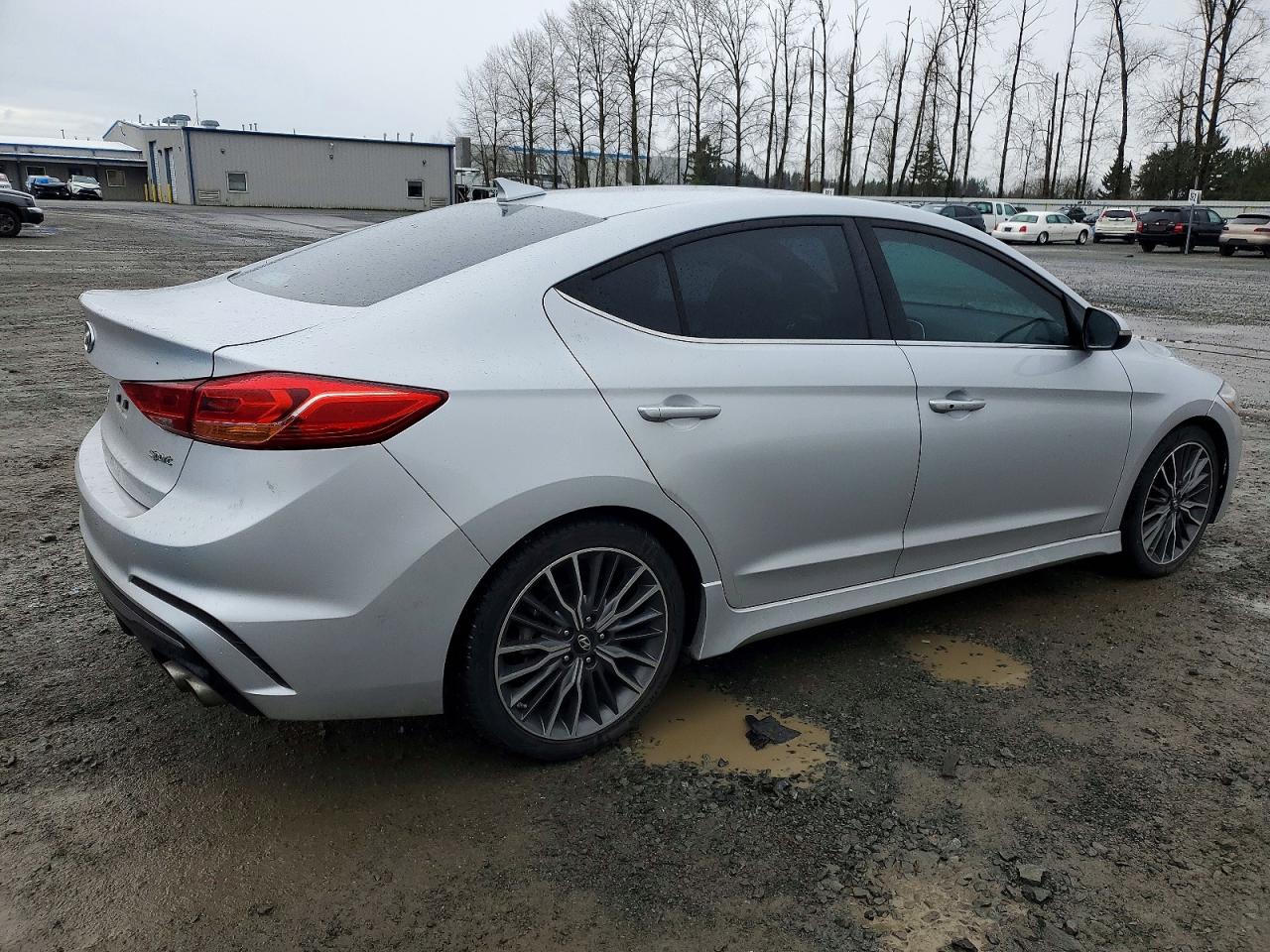 2018 HYUNDAI ELANTRA SPORT photo 3