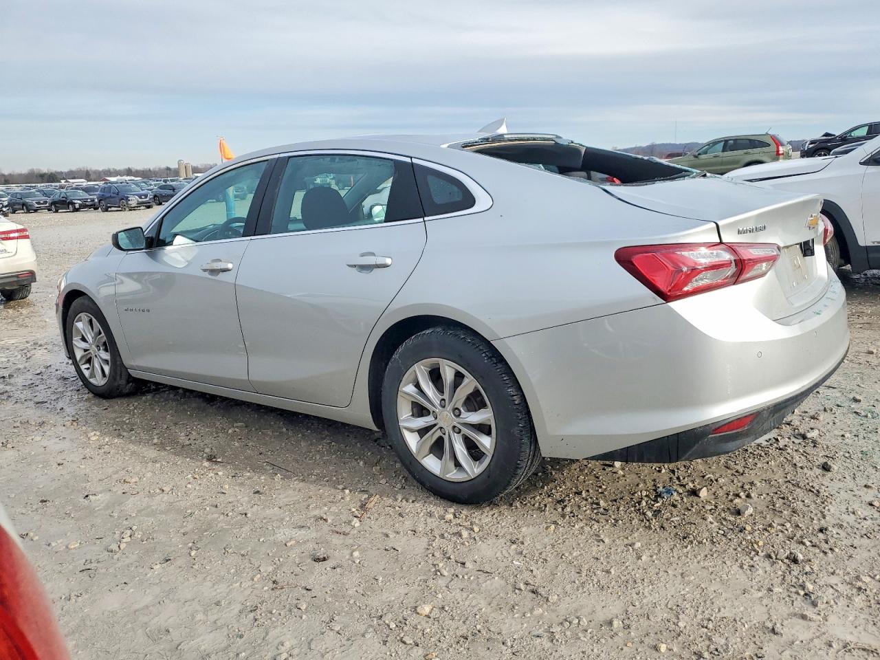 2020 CHEVROLET MALIBU LT photo 2