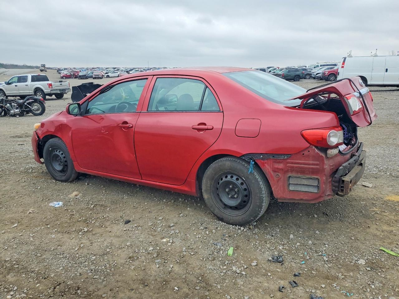 2013 TOYOTA COROLLA BASE photo 2
