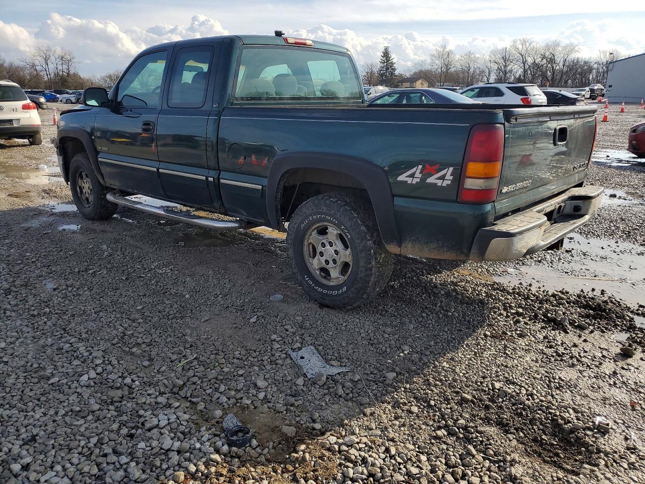 2002 CHEVROLET SILVERADO K1500 photo 2