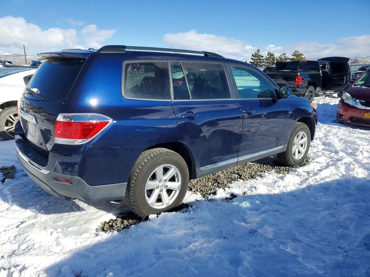 2011 TOYOTA HIGHLANDER BASE photo 3