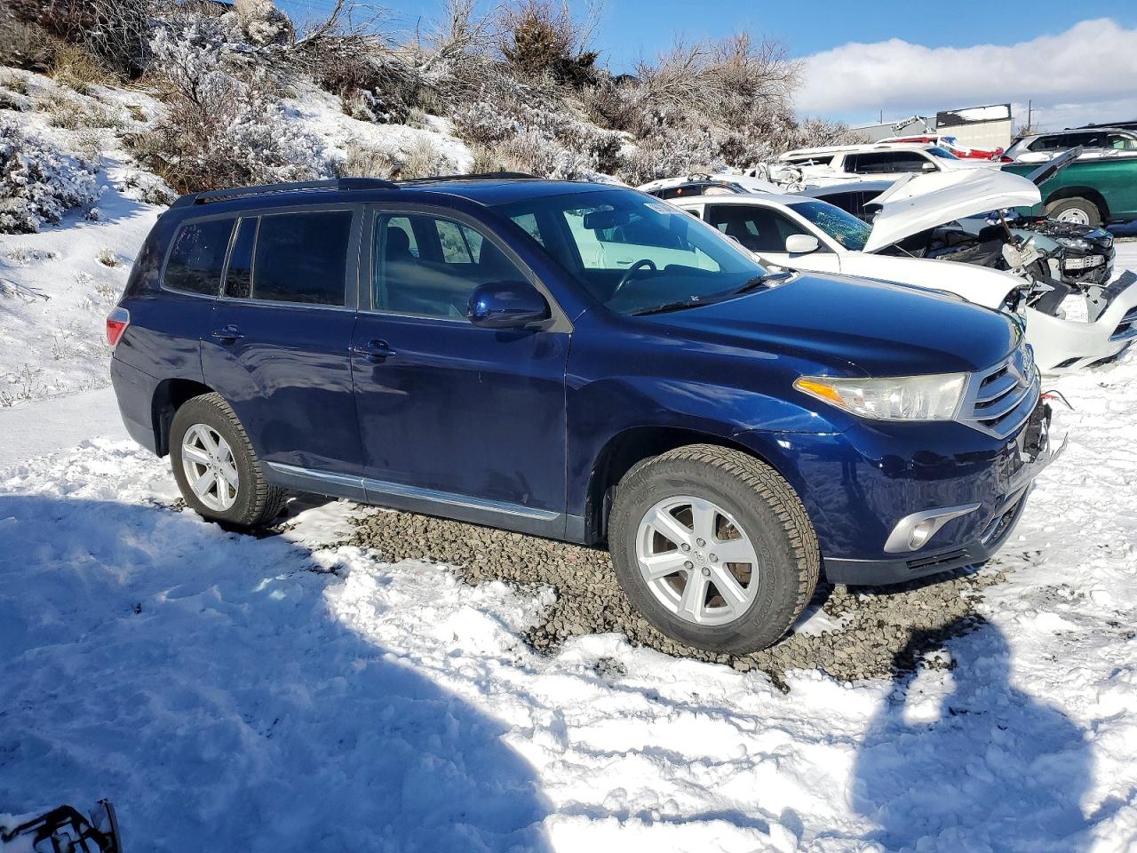 2011 TOYOTA HIGHLANDER BASE photo 4