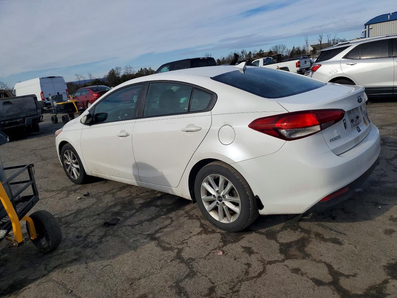 2017 KIA FORTE LX photo 2