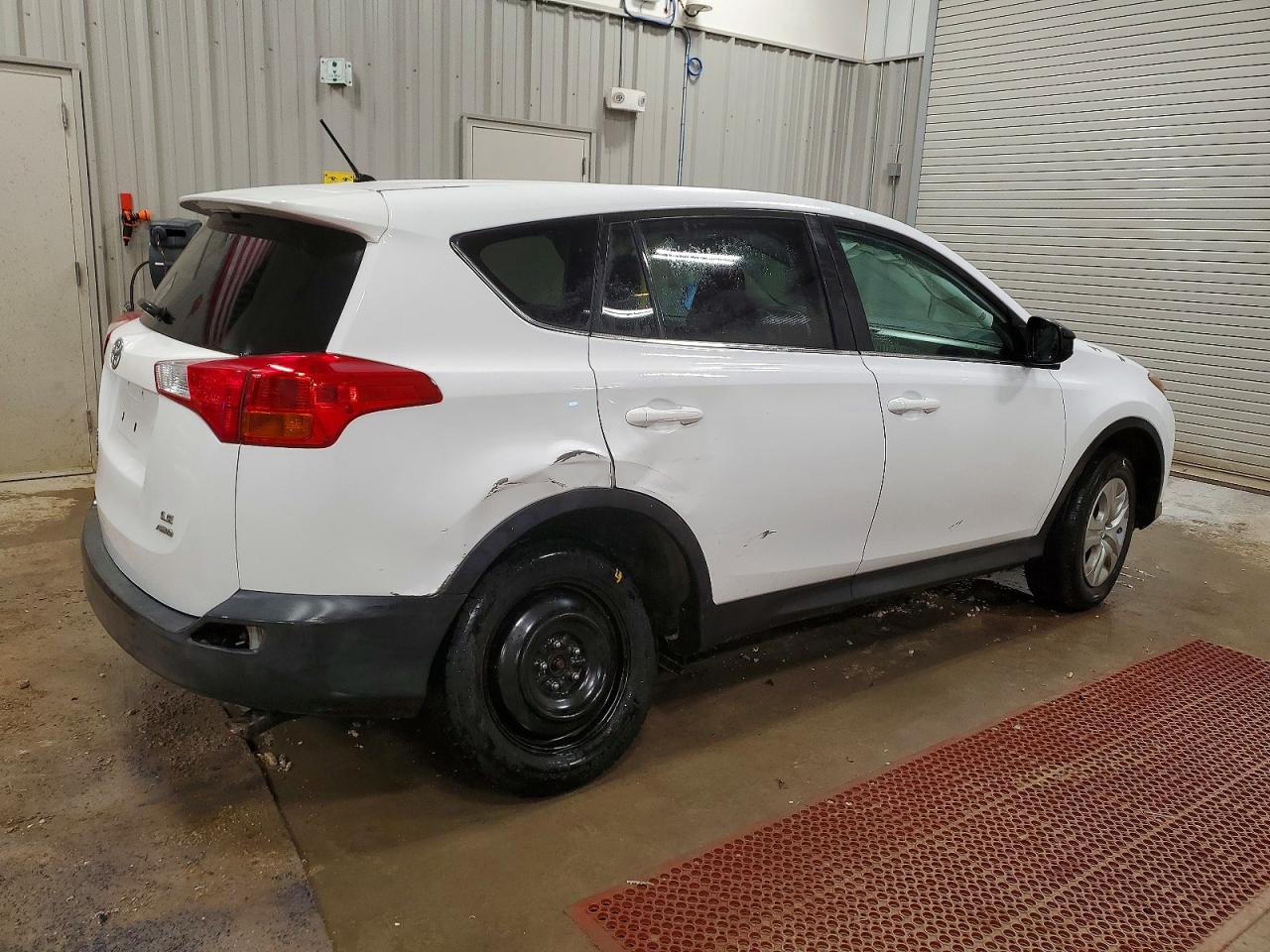 2013 TOYOTA RAV4 LE photo 3