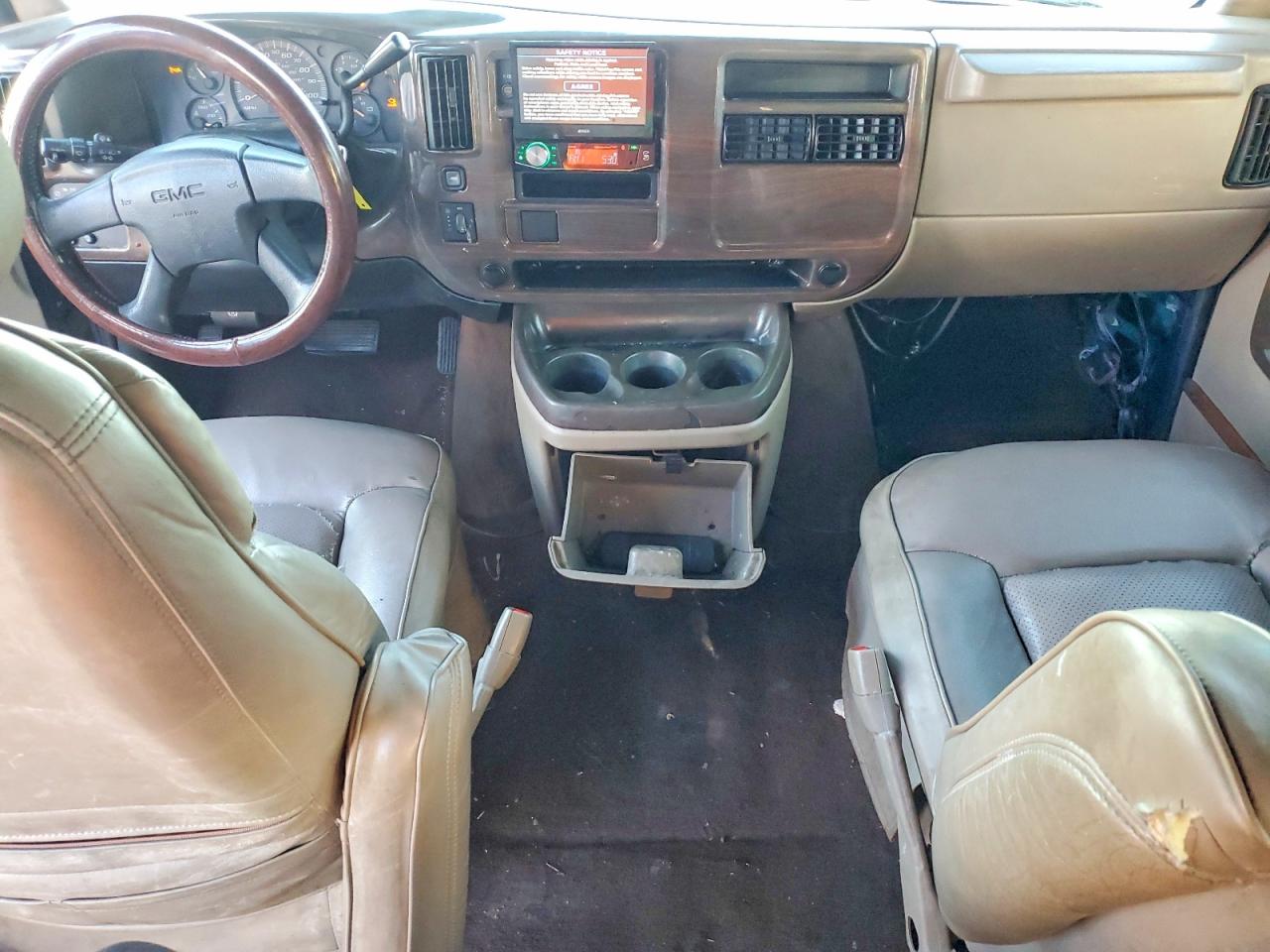 2003 GMC SAVANA RV G1500 photo 8