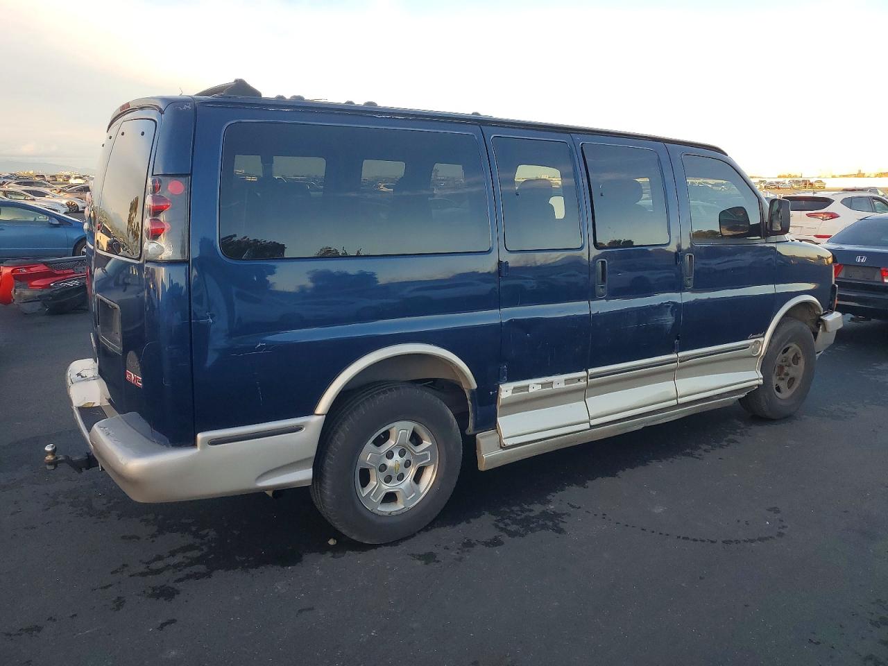 2003 GMC SAVANA RV G1500 photo 3
