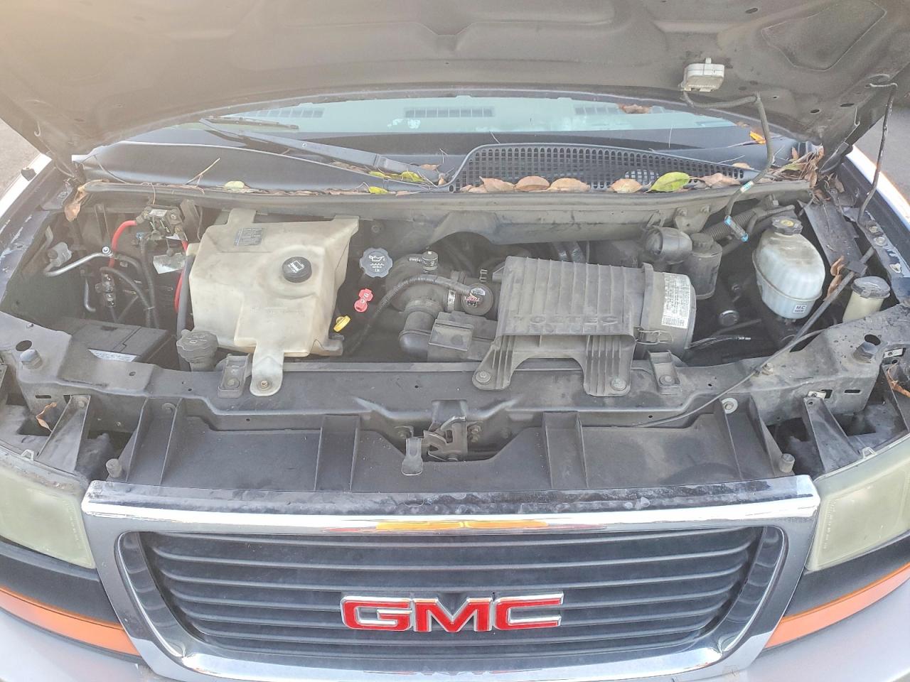 2003 GMC SAVANA RV G1500 photo 12