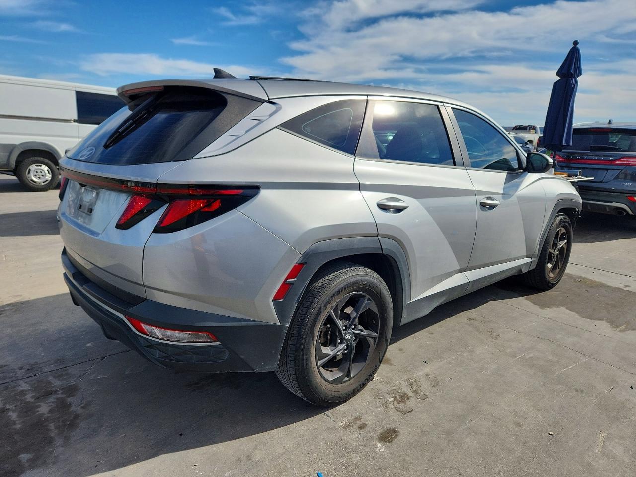2022 HYUNDAI TUCSON SE photo 3