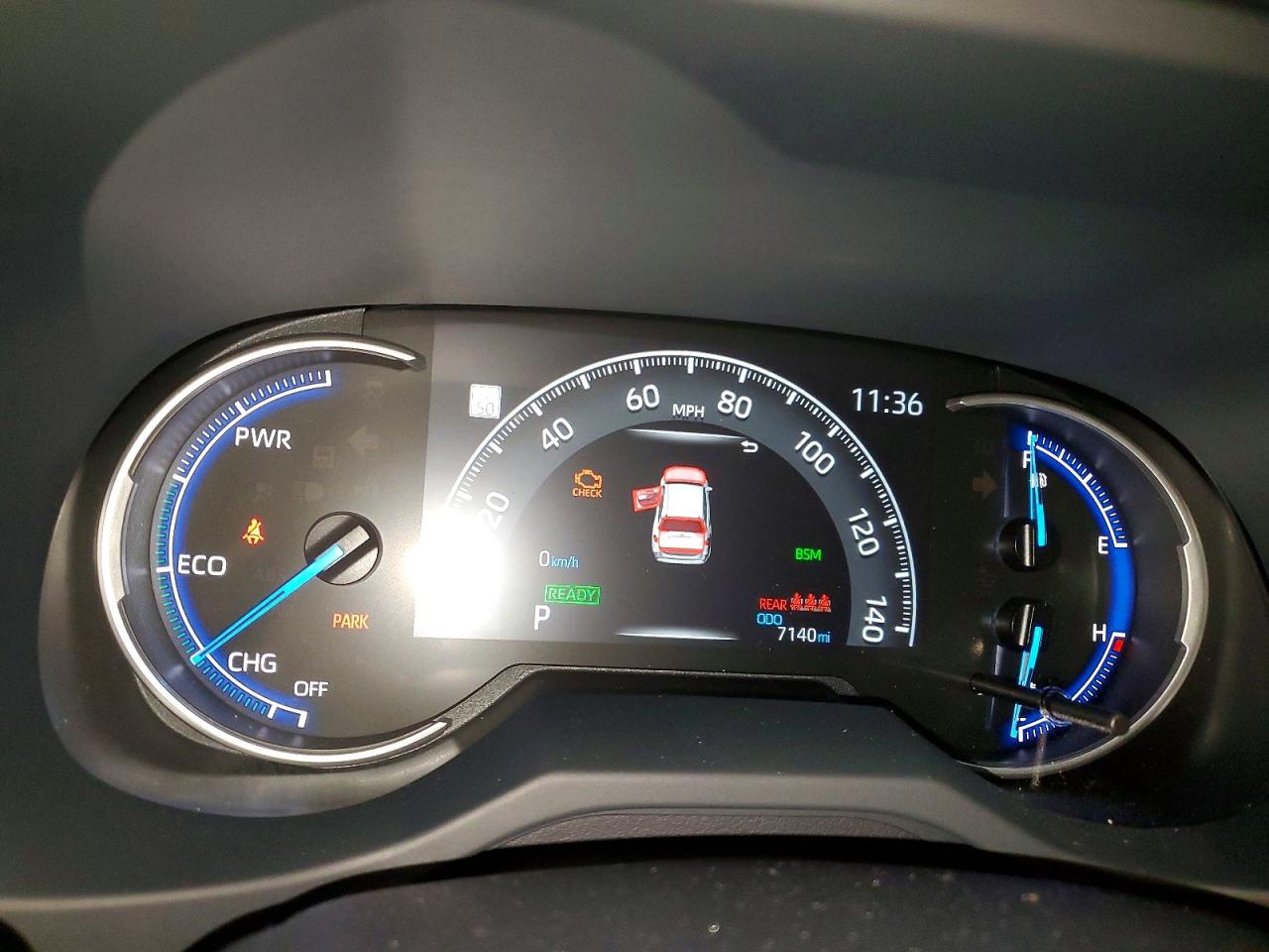 2025 TOYOTA RAV4 XLE photo 9