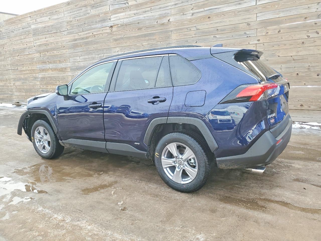 2025 TOYOTA RAV4 XLE photo 2