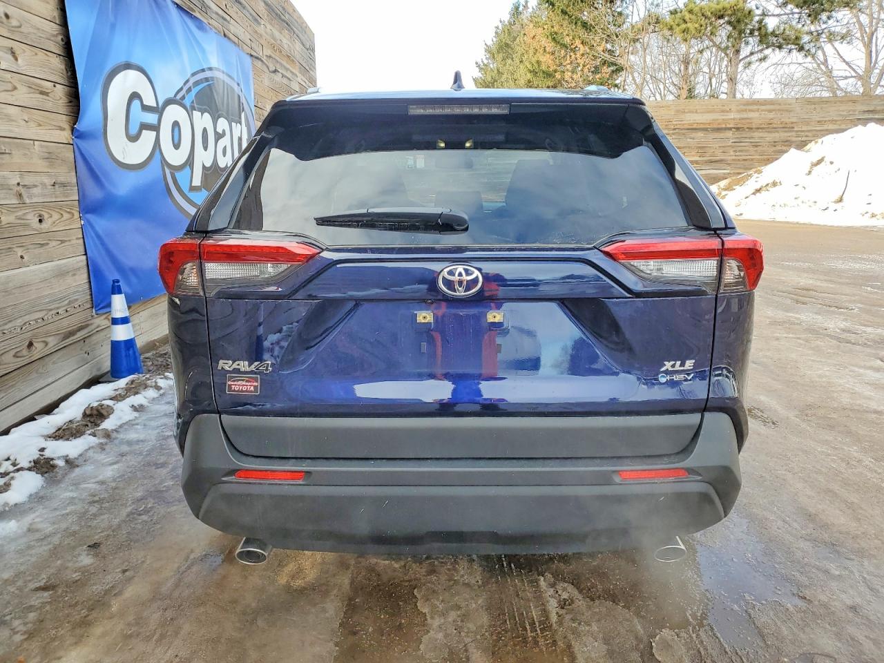 2025 TOYOTA RAV4 XLE photo 6
