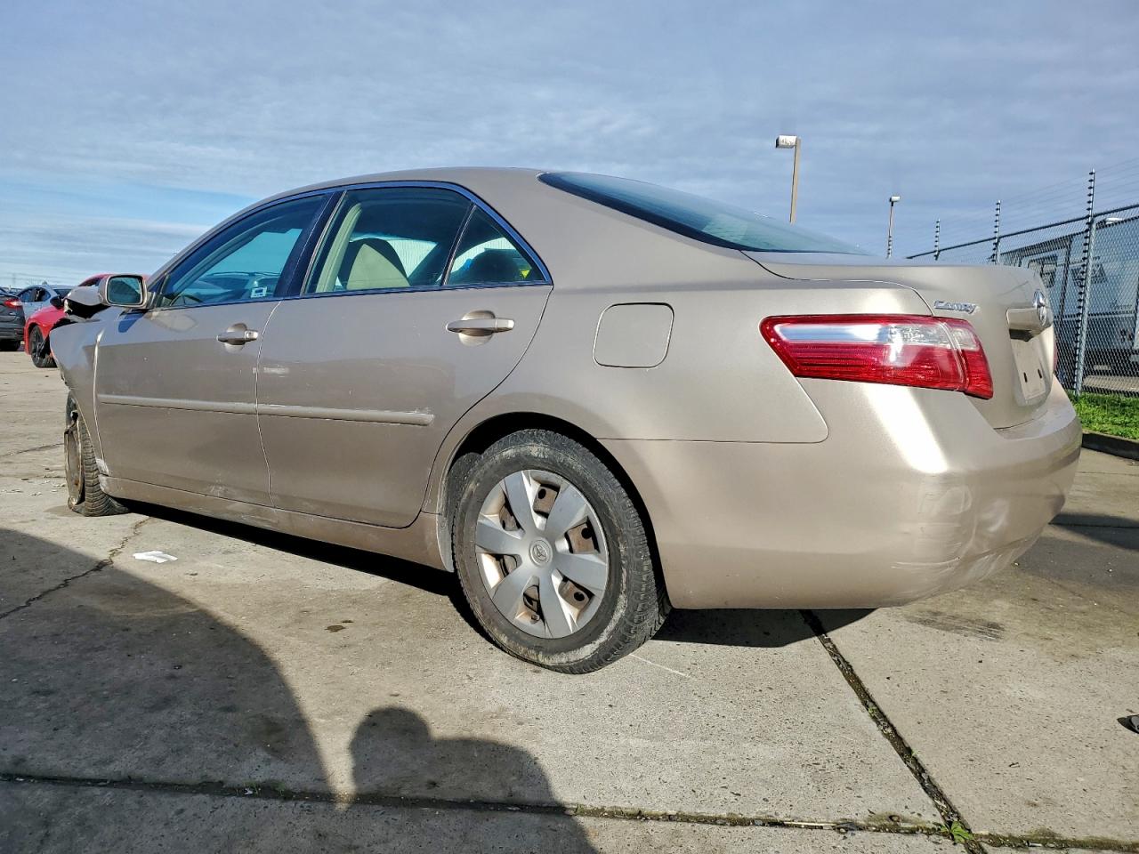 2007 TOYOTA CAMRY photo 2