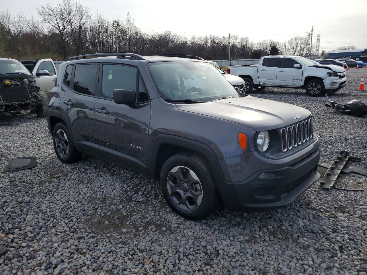 2017 JEEP RENEGADE SPORT photo 4