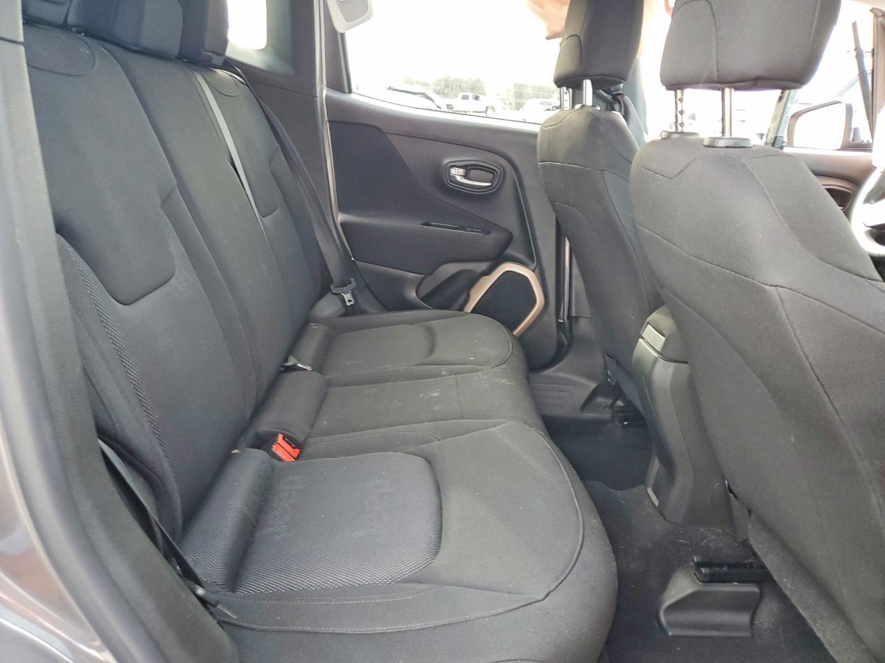 2017 JEEP RENEGADE SPORT photo 11