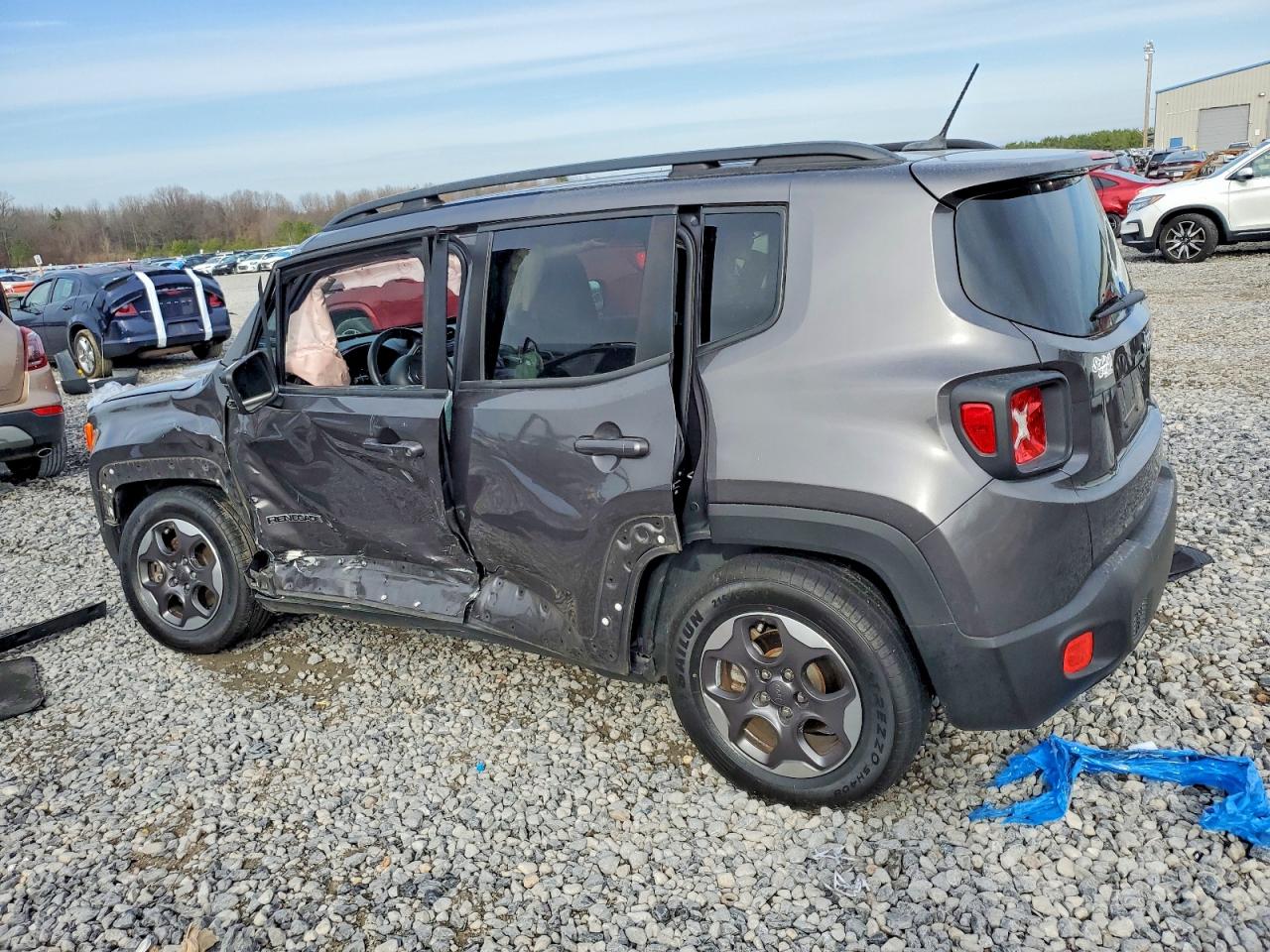 2017 JEEP RENEGADE SPORT photo 2