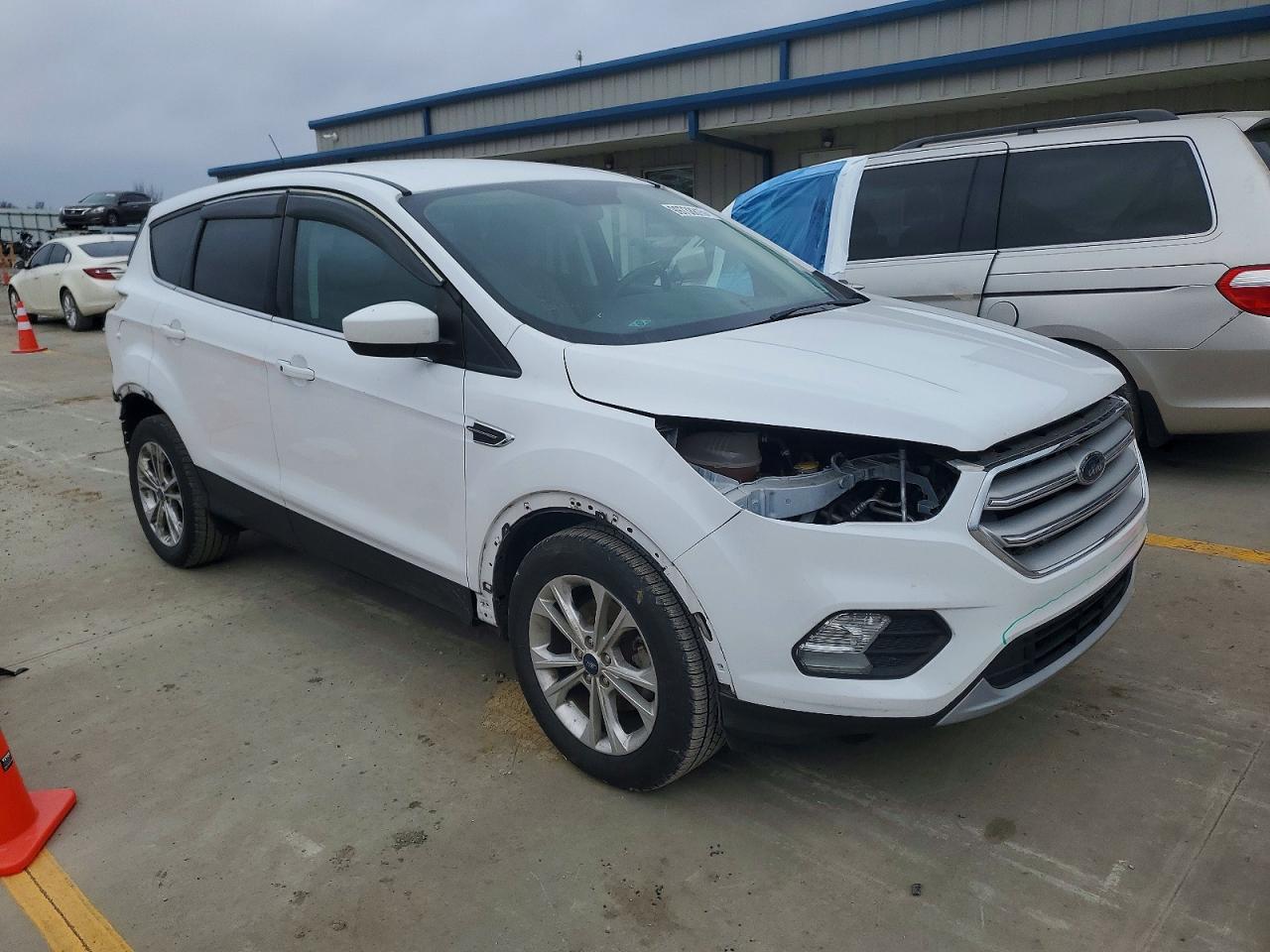 2019 FORD ESCAPE SE photo 4