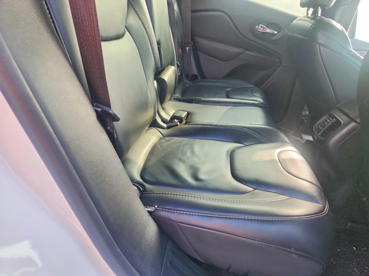 2017 JEEP CHEROKEE LIMITED photo 11