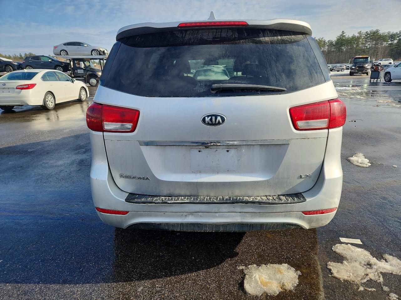2017 KIA SEDONA LX photo 6