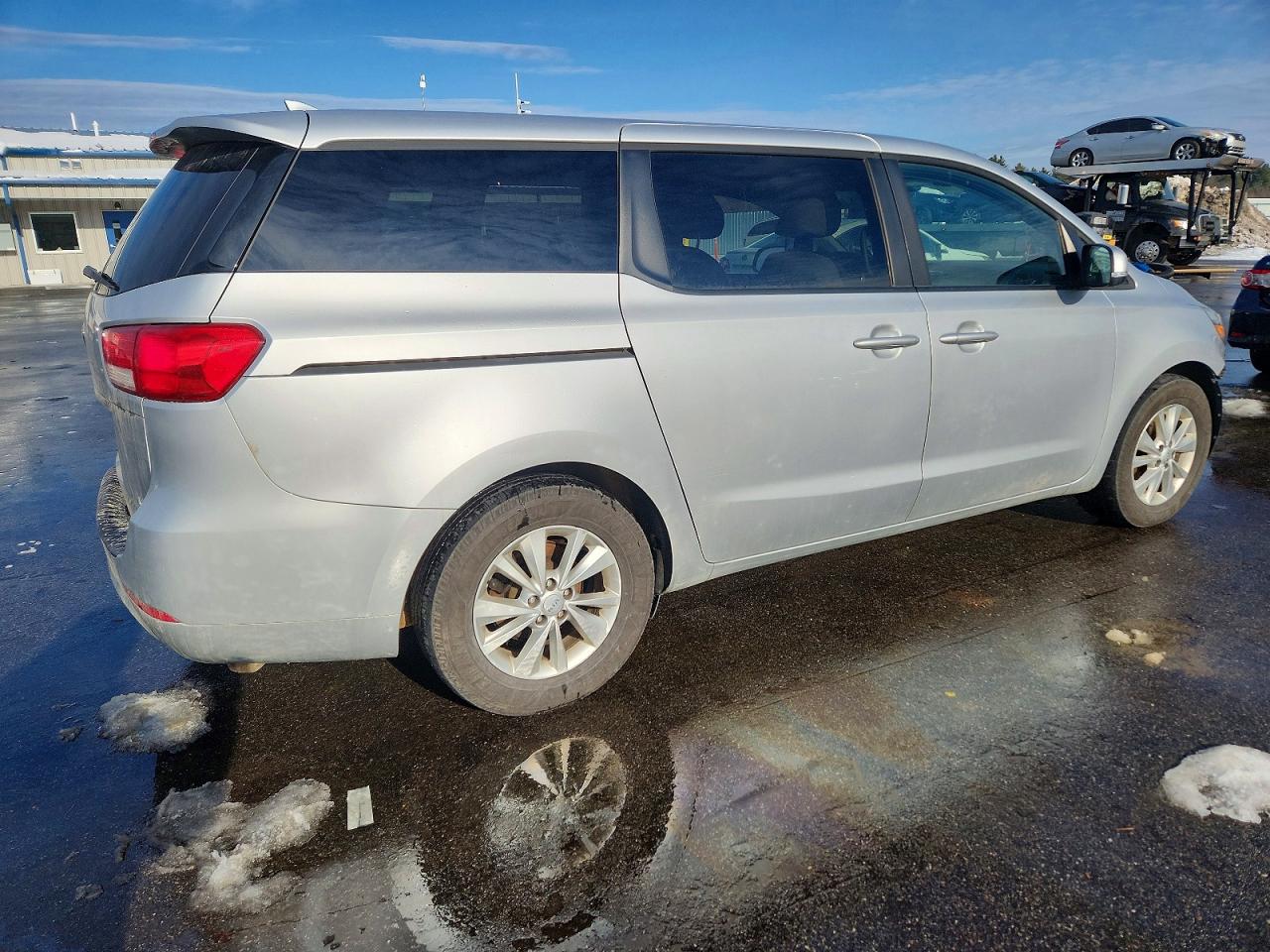 2017 KIA SEDONA LX photo 3