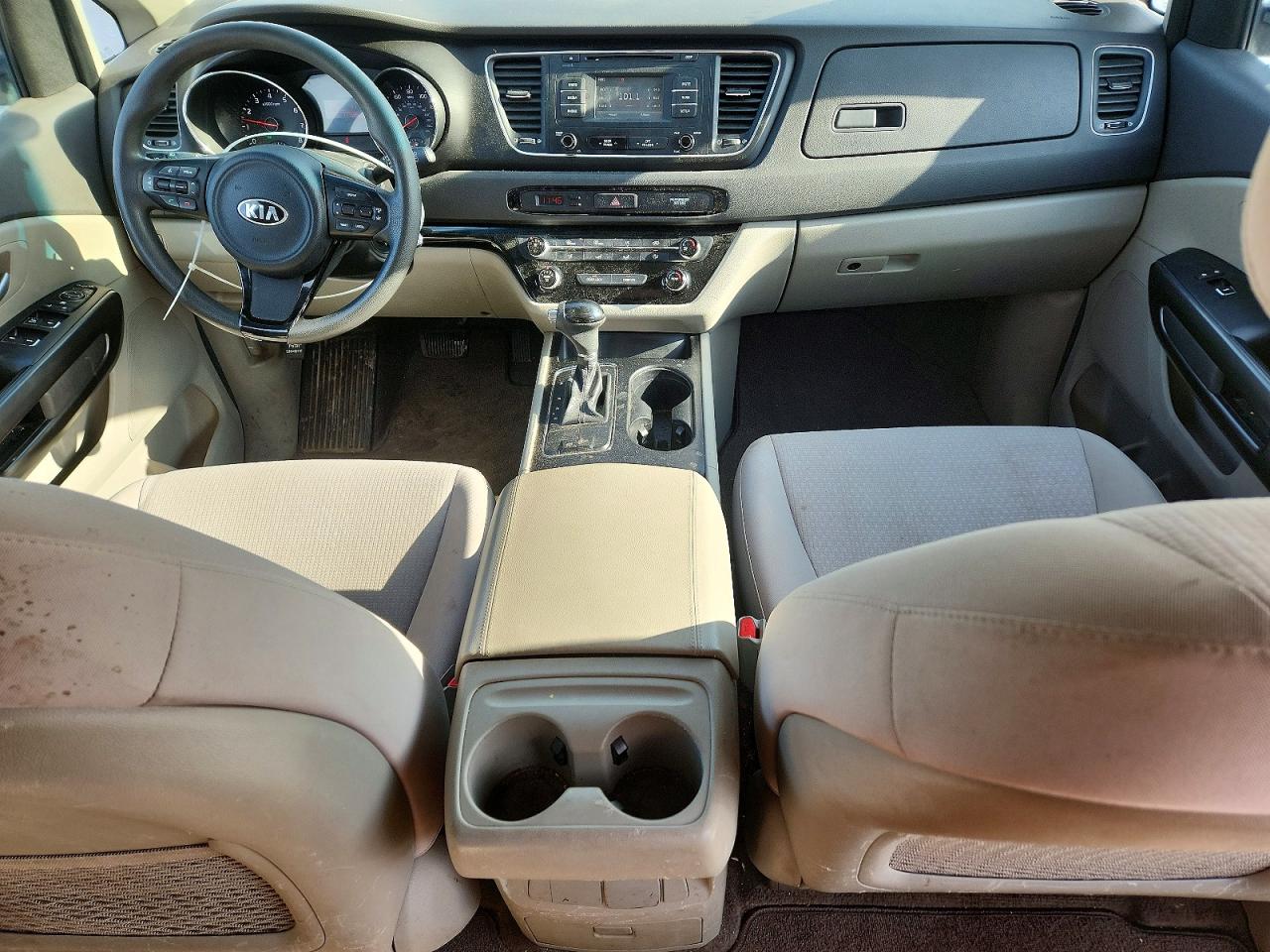 2017 KIA SEDONA LX photo 8