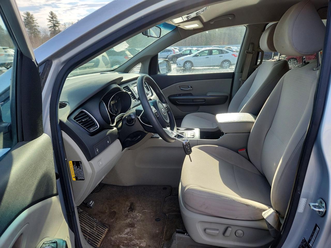 2017 KIA SEDONA LX photo 7