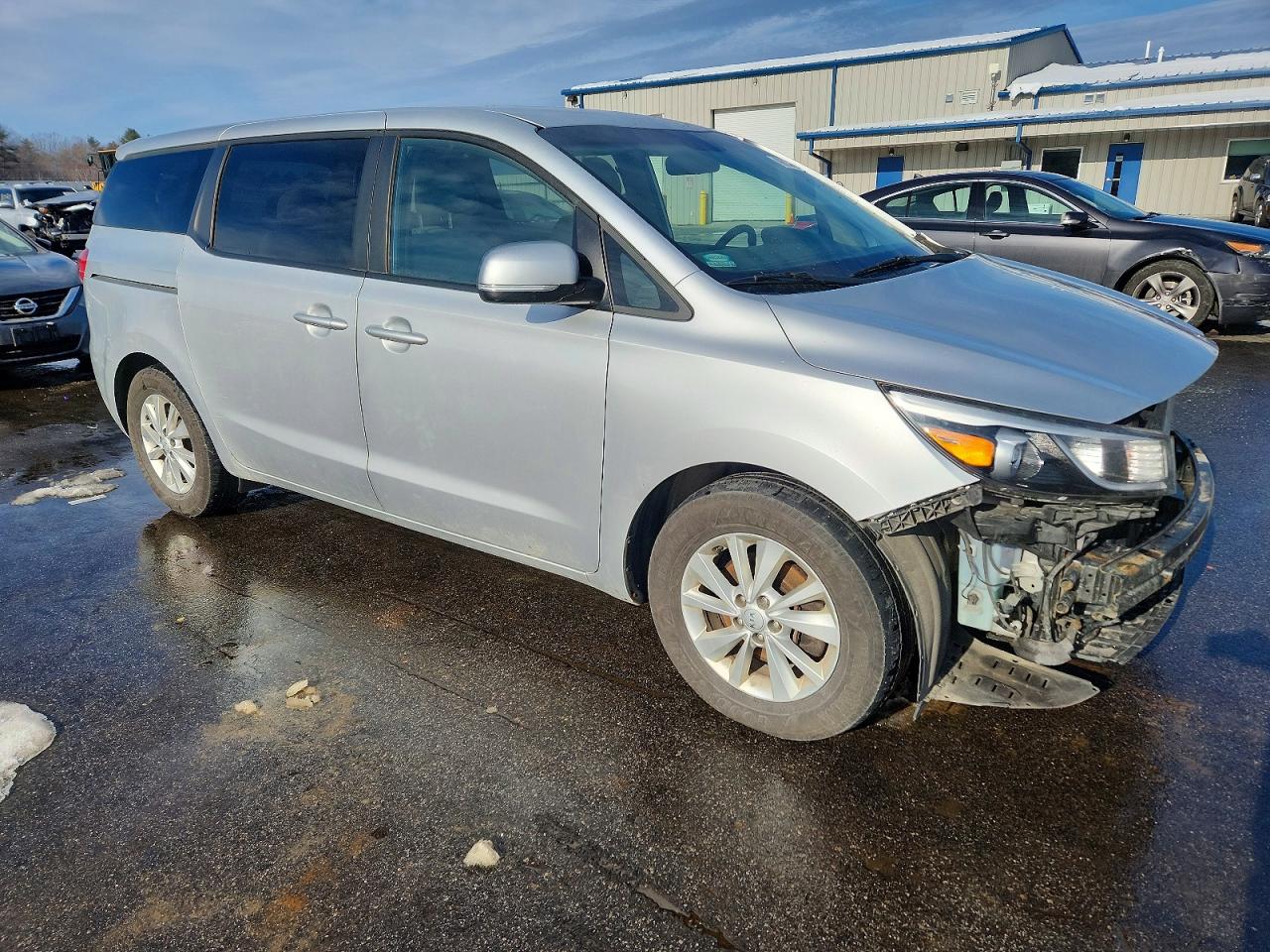 2017 KIA SEDONA LX photo 4
