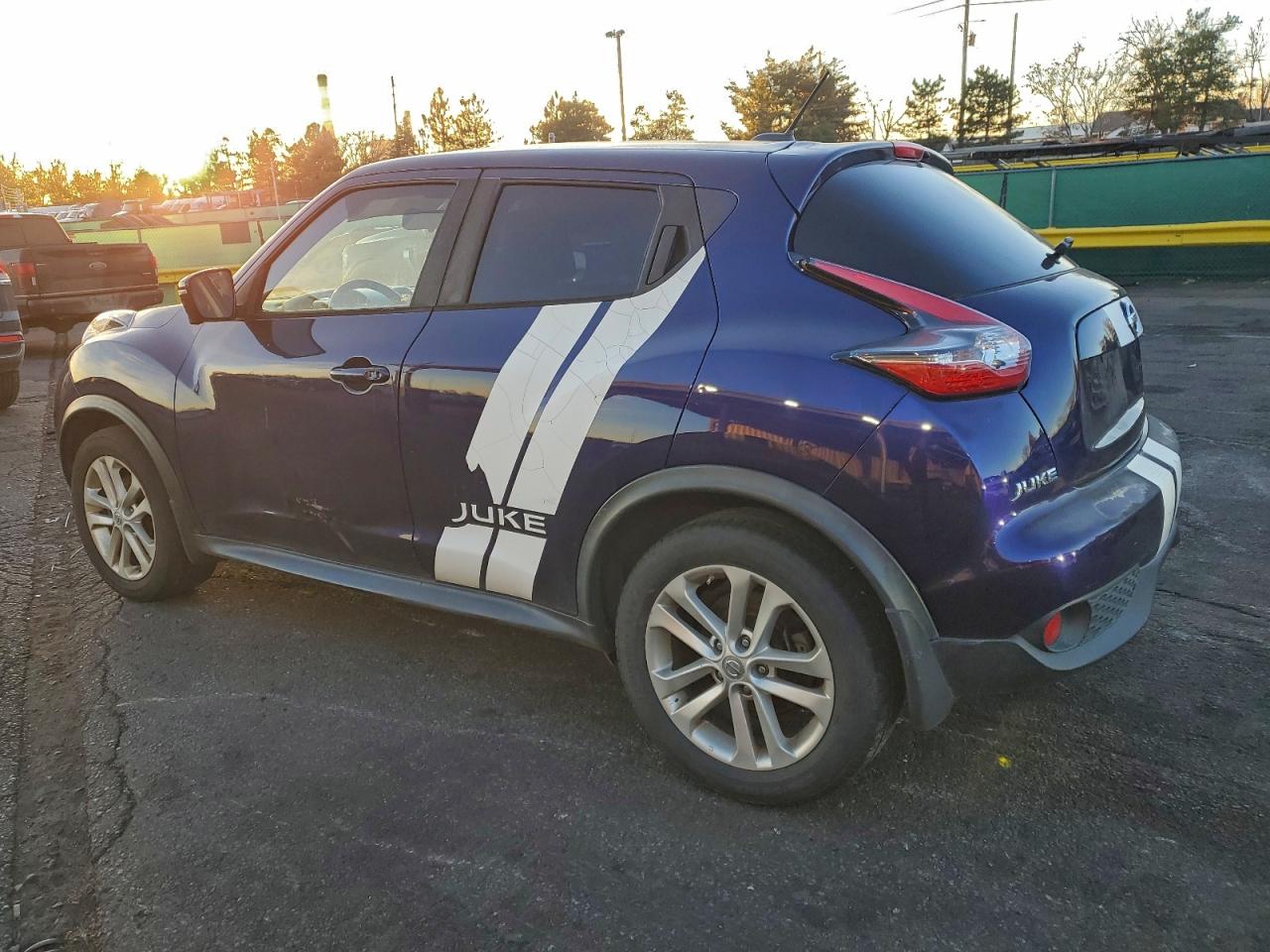 2015 NISSAN JUKE S photo 2