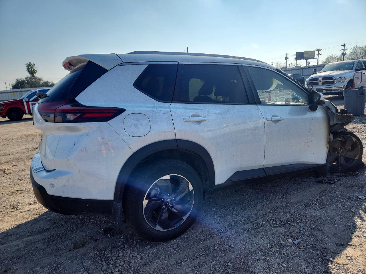 2025 NISSAN ROGUE SV photo 3