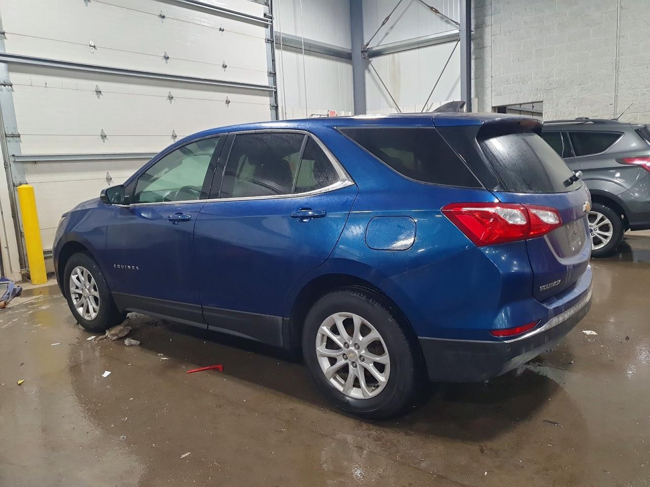 2019 CHEVROLET EQUINOX LT photo 2