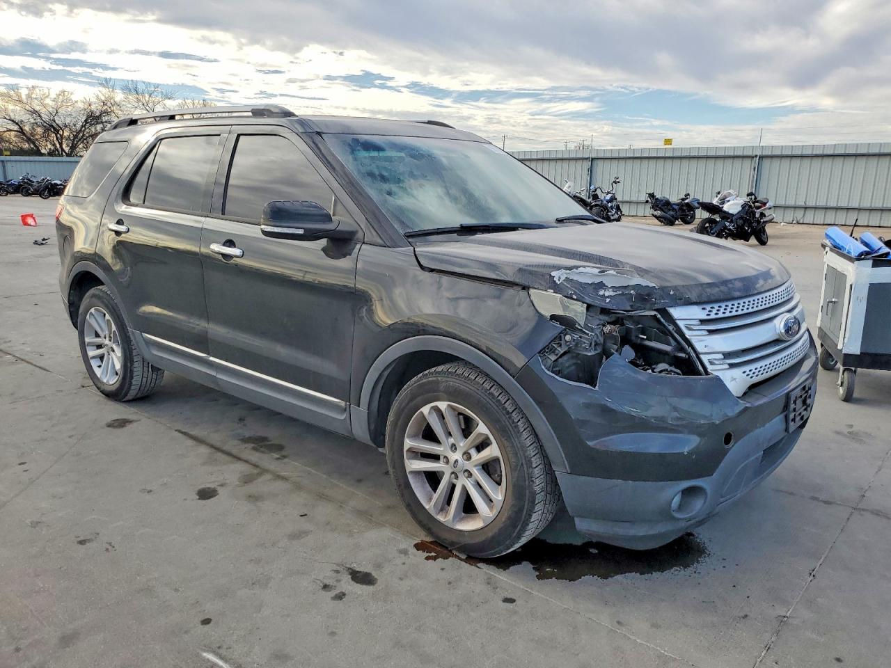 2014 FORD EXPLORER XLT photo 4